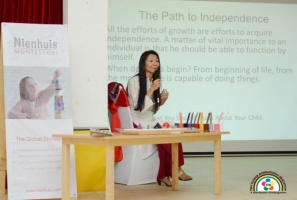 THE MONTESSORI APPROACH: CONNECTING SCHOOL AND HOME