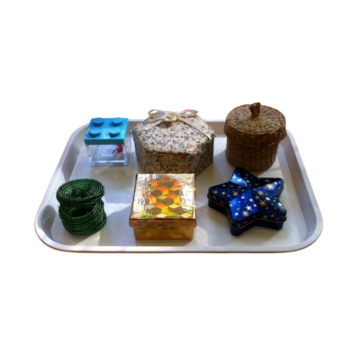 Mở và đóng các loại hộp Montessori